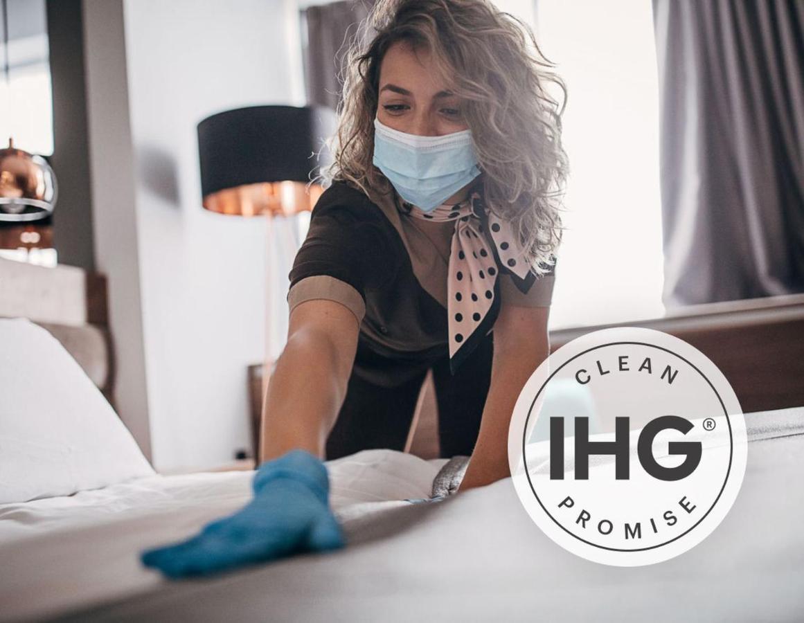 Holiday Inn Express Ahmedabad Prahlad Nagar By Ihg מראה חיצוני תמונה