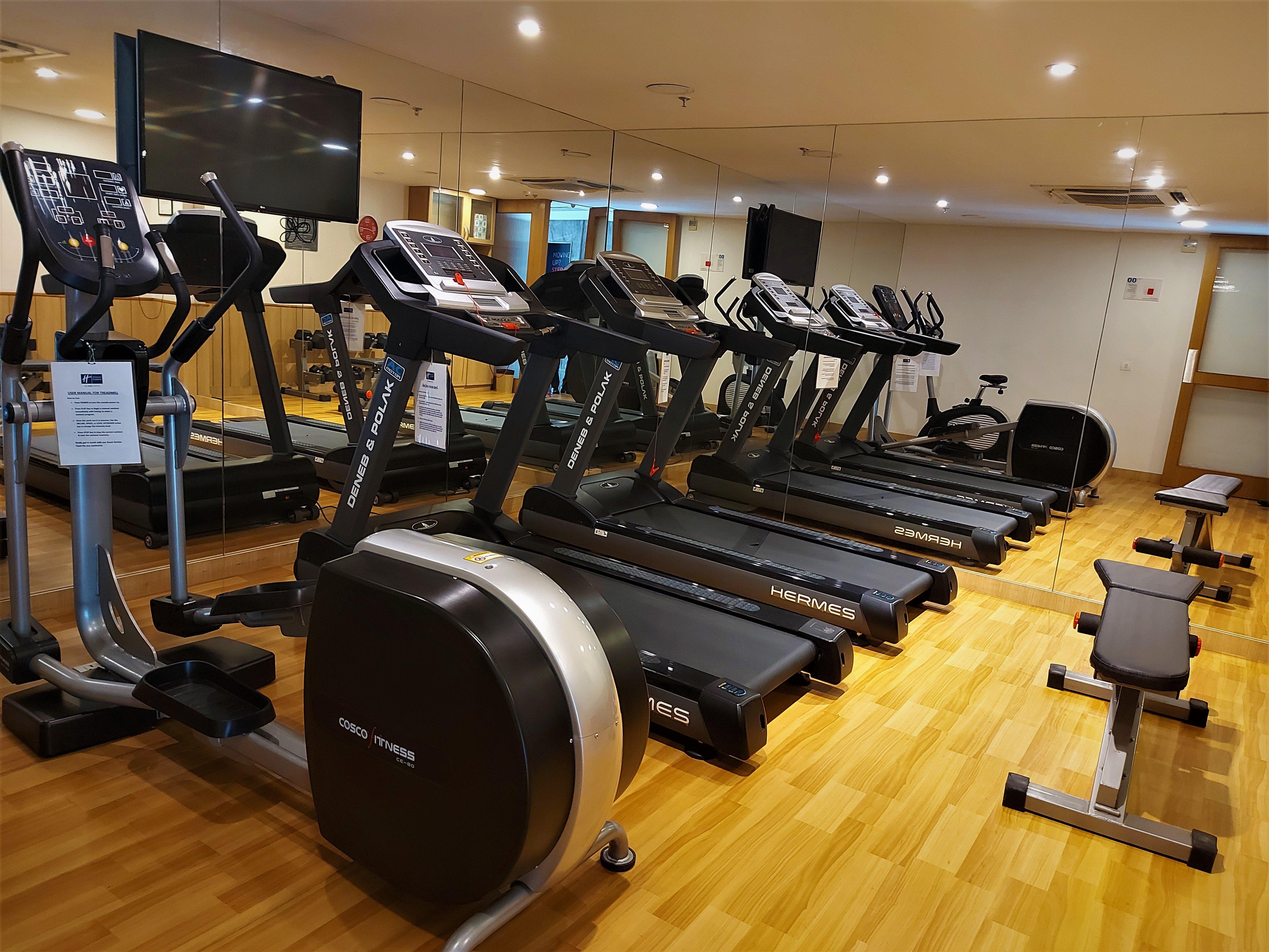 Holiday Inn Express Ahmedabad Prahlad Nagar By Ihg מראה חיצוני תמונה