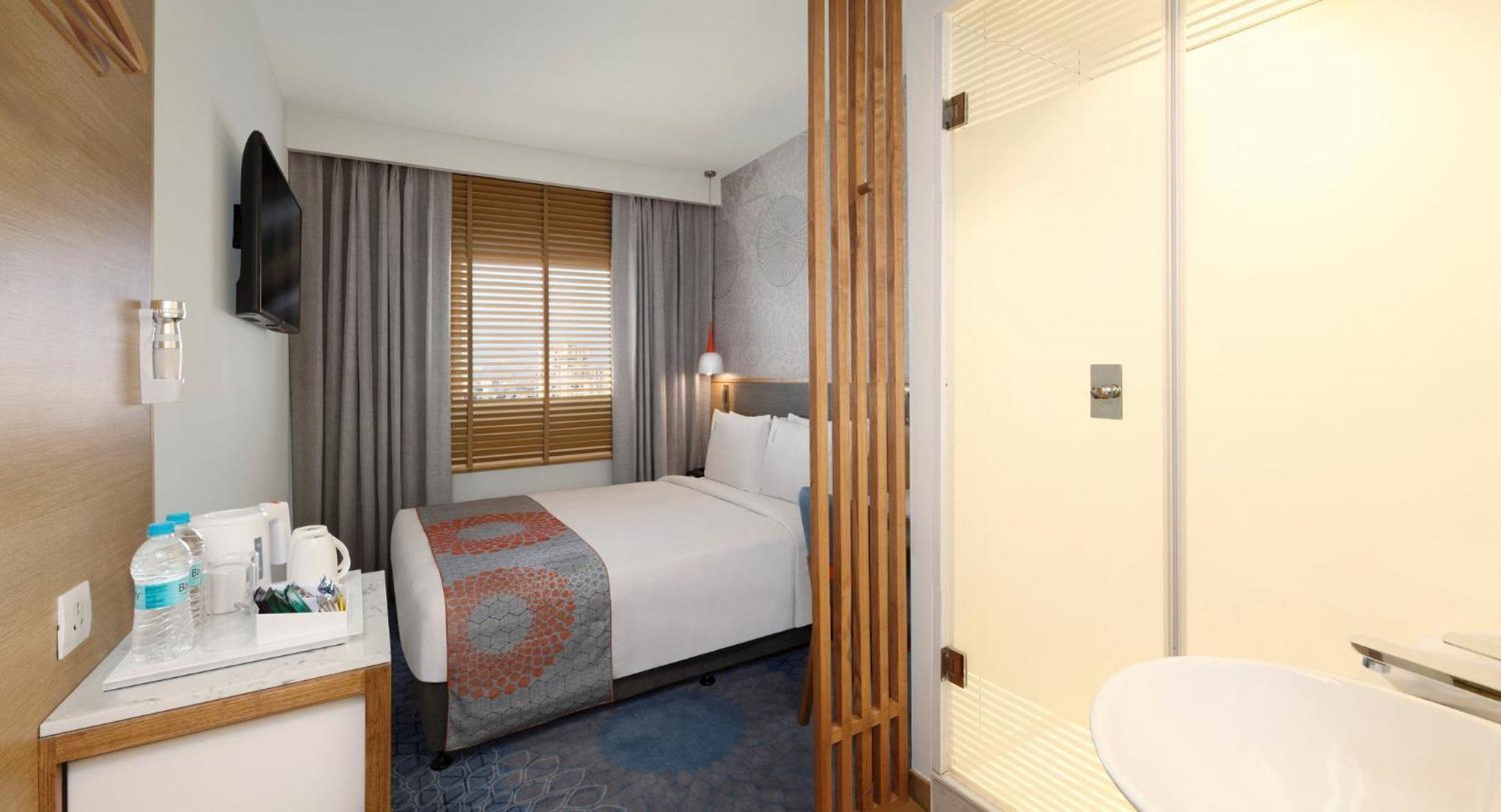 Holiday Inn Express Ahmedabad Prahlad Nagar By Ihg מראה חיצוני תמונה