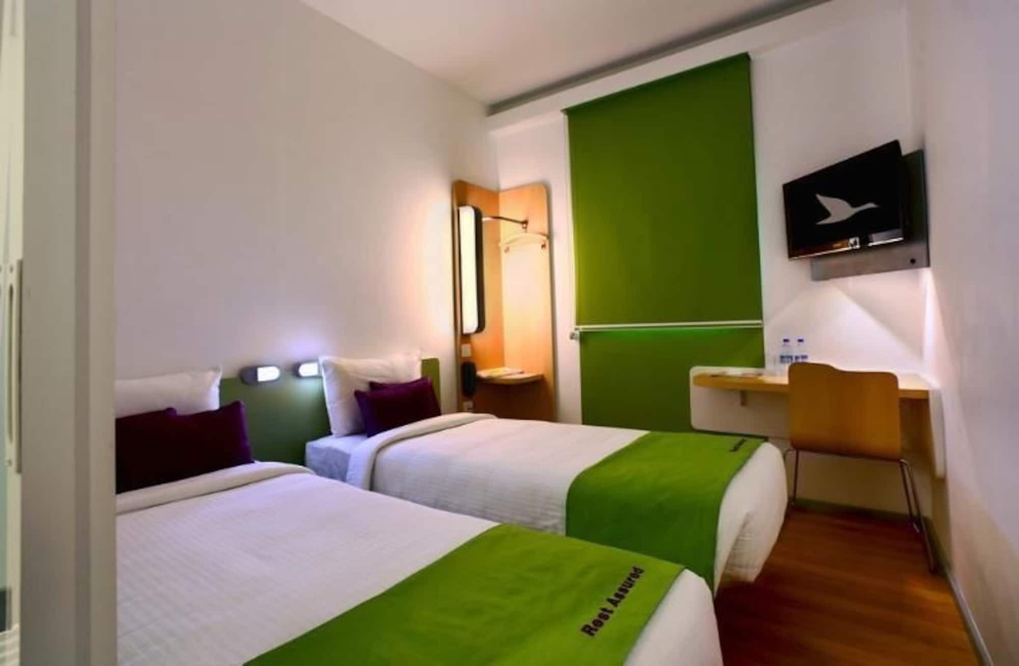 Holiday Inn Express Ahmedabad Prahlad Nagar By Ihg מראה חיצוני תמונה